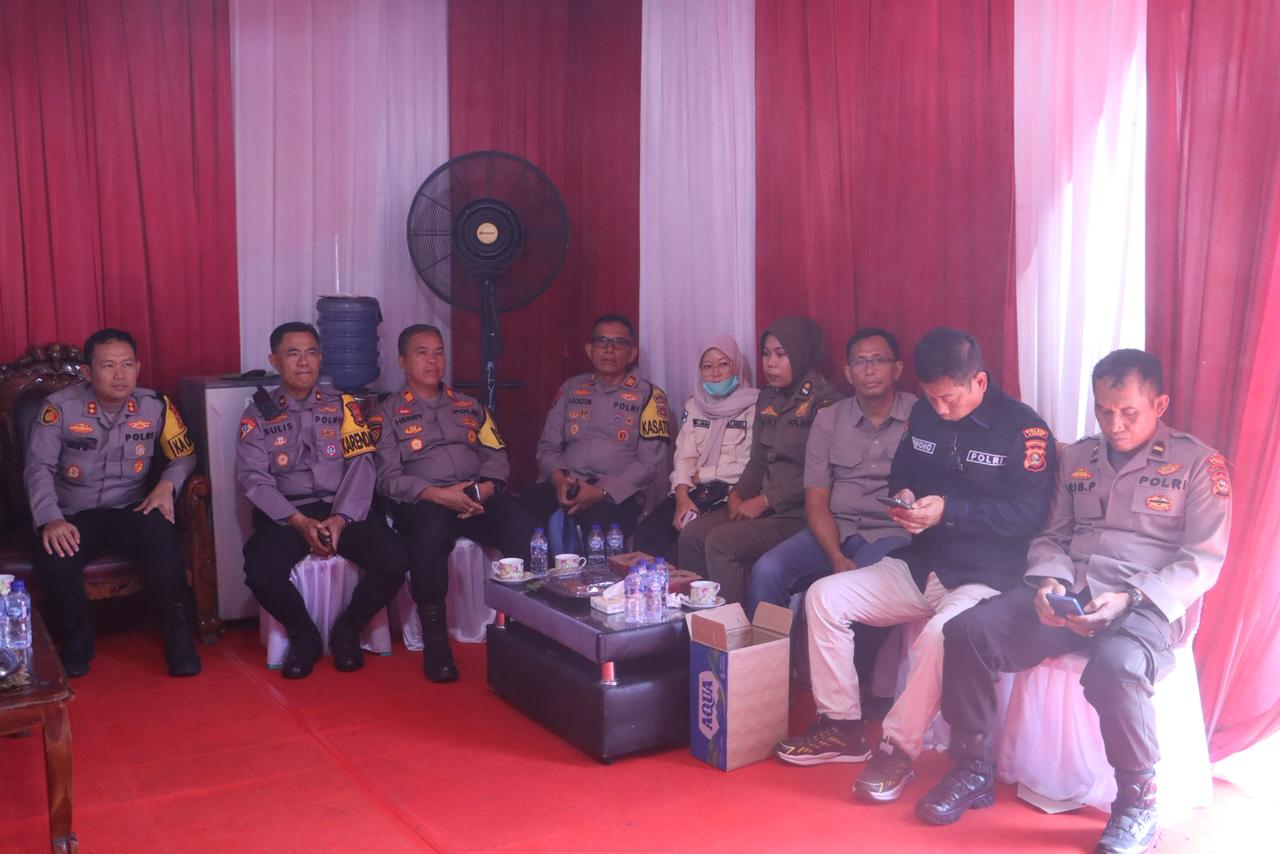 *Kapolri Memimpin Lansung Zoom Meeting Dalam Rangka Pemantauan Operasi Ketupat 2026*