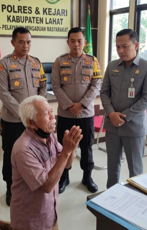 *Mencari Keadilan Wak Syaipul,diduga Kades Kebur&Perangkat Desa Telatang,Saling Lempar Bola*