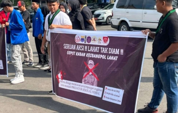 *Mahasiswa & Pemuda Lahat,Desak Bupati Copot Kaban Kesbangpol Lahat*