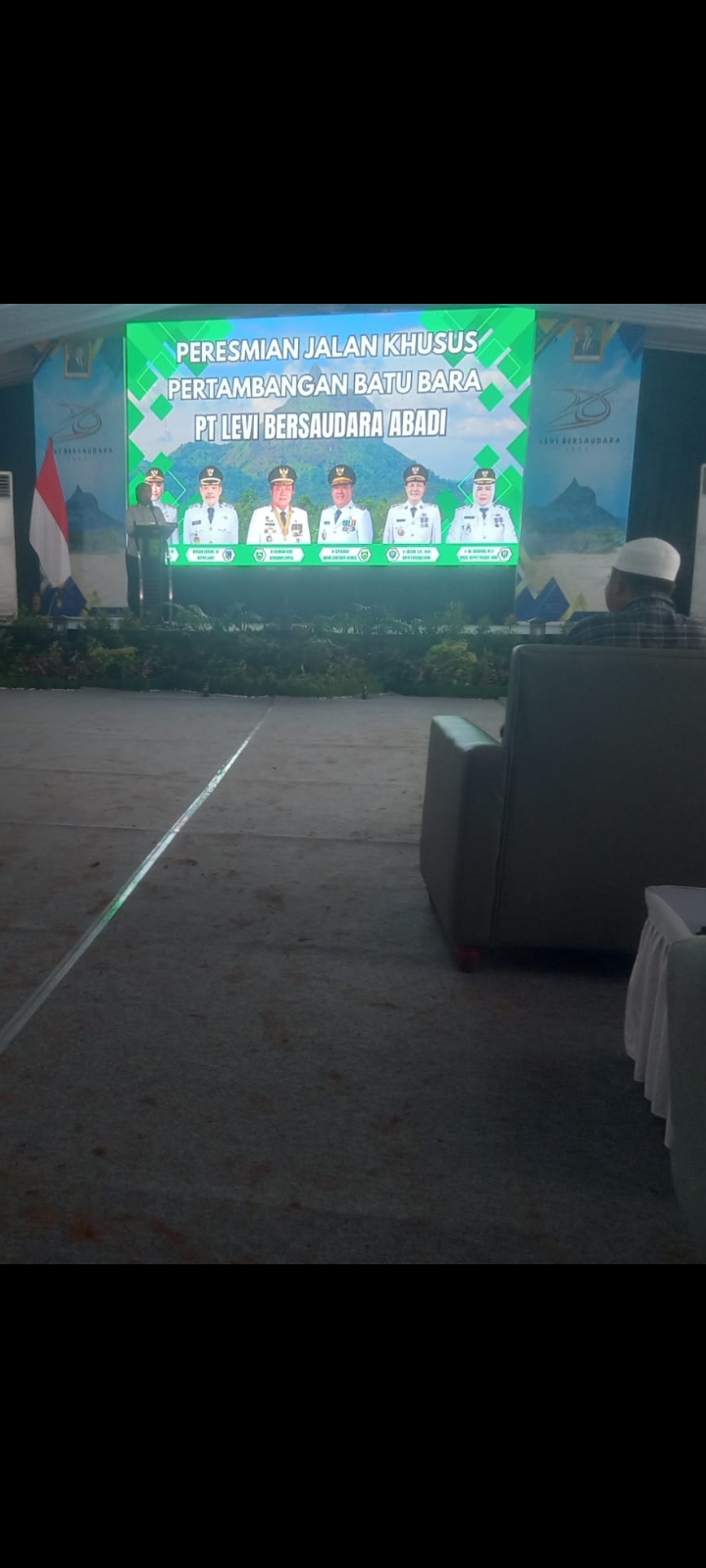 GUBENUR SUMSEL DAN BUPATI LAHAT DAN WAKIL BUPATI LAHAT RESMIKAN JALAN HOULING BATU BARA LAHAT. 